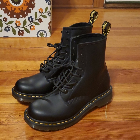 dr martens tag